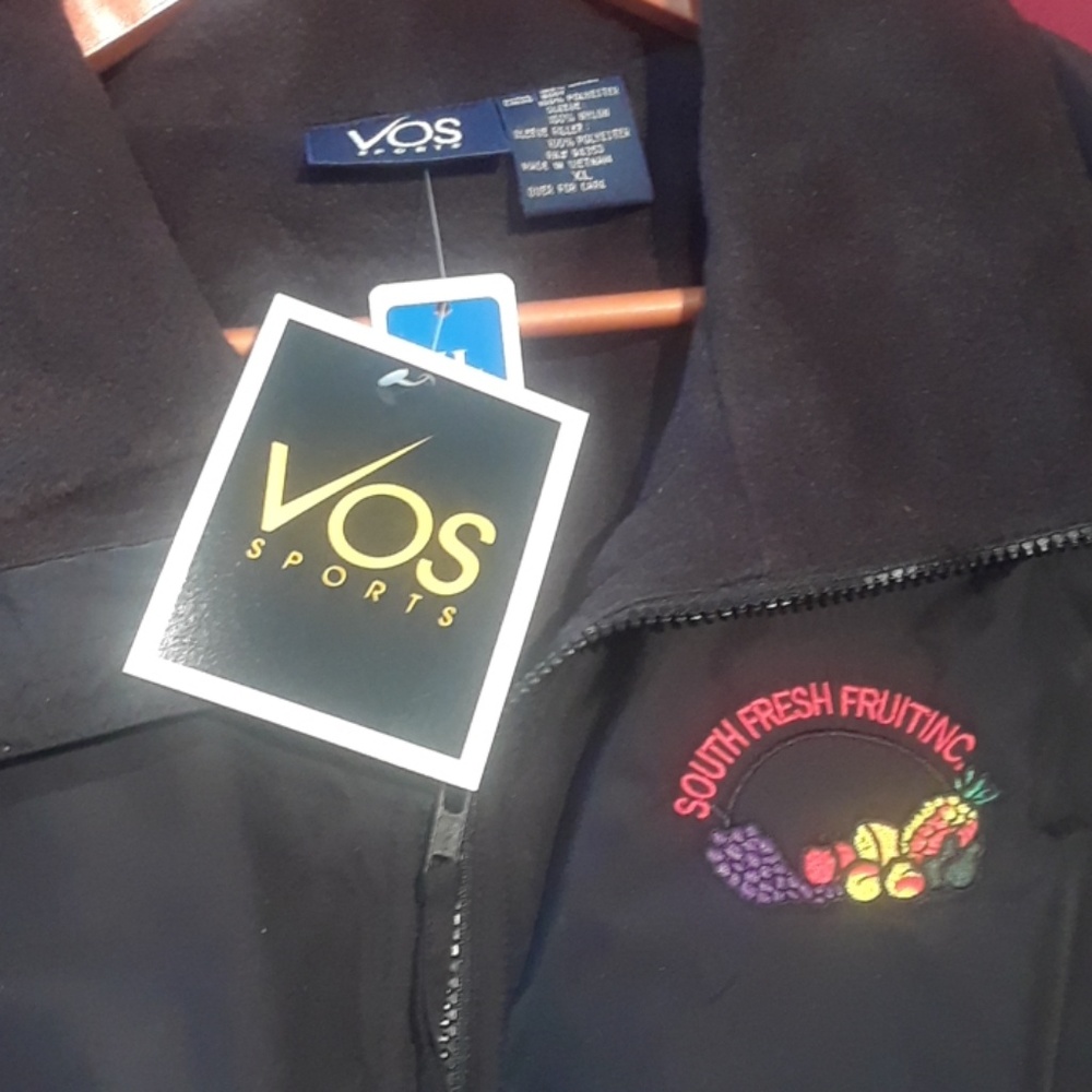 Men's Jacket - Picture 2 of 4